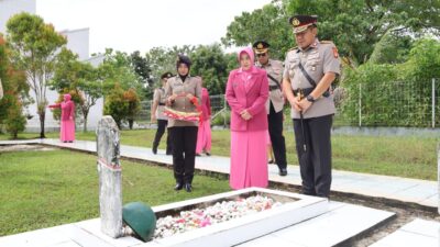 HUT ke-29, Polda Kalteng Ziarah & Tabur Bunga di TMP Sanaman Lampang