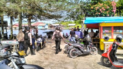 Personel Sat Samapta Polres Sukamara Patroli Dialogis Sekitaran Pelabuhan Tangsi