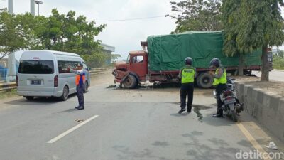 Tabrakan di Pantura Yos Sudarso Semarang, Truk Melintang-Lalin Terganggu