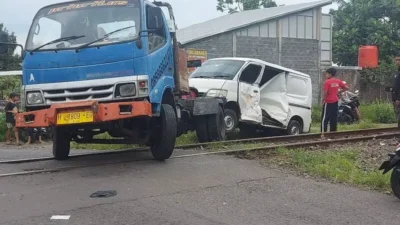 Tabrakan Kereta Api Wisata VS Mobil di Ambarawa Semarang, Tak Ada Korban Jiwa