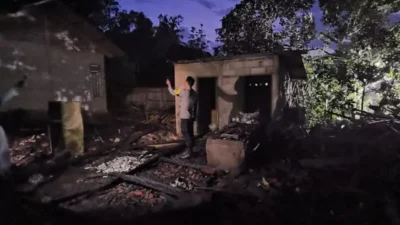 Ditinggal Tarawih, Rumah Warga di Susukan Semarang Terbakar