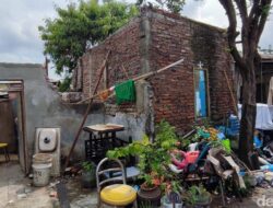 Tergerus Banjir, Rumah Buruh Cuci Semarang Roboh