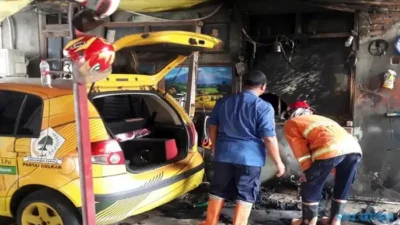 Diduga karena Power Bank Meledak, Mobil Milik Warga Nglorog Sragen Terbakar