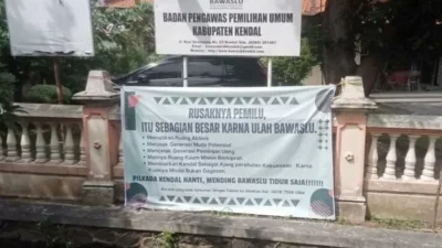 Warga Pasang Baliho “Bawaslu Merusak Pemilu” , Begini Tanggapan Bawaslu Kendal