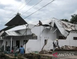 Delapan rumah rusak diterjang angin kencang di Temanggung