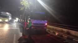Patroli BLP, Satlantas Polres Rembang Beri Teguran Truk Yang Parkir Liar