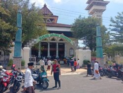 Demi Keamanan Jamaah Sholat Jum’at, Sat Samapta Gelar Pengamanan di Masjid Agung