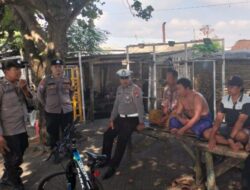 Personil Polresta Banyuwangi Sambangi Kampung Nelayan Muncar