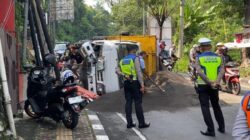 Polisi Terapkan Contra Flow Pasca Kecelakaan Truk Terguling di Gombel Semarang