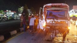 Truk Vs Kendaraan Misterius di Jalan Jogja-Solo Klaten, Sopir Terjepit