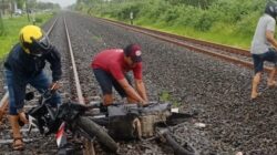 Seorang Pemotor Tewas Usai Tertabrak Kereta di Perlintasan Tanpa Palang Pedurungan Semarang