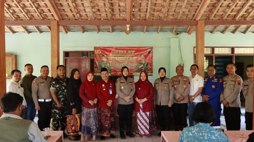 Desa Bulu Jadi Sasaran Jum’at Curhat Polres Rembang, Bahas Kamtibmas