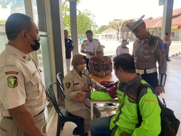 Pengecekan Kendaraan oleh Polresta Banyumas di Terminal Bulupitu, Warga Dihimbau