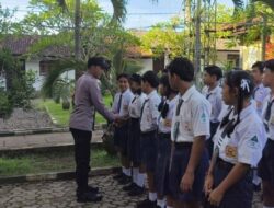 Bhabinkamtibmas Sosialisasi di Pengambengan, Pelajar Diajak Hindari Negativitas