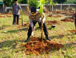 Polres Batang Berdayakan Lahan Terbengkelai dengan Pertanian Produktif