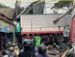 Kecelakaan Truk di Silayur Ngaliyan, Lalu Lintas Tersendat hingga UIN Walisongo