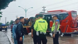 Kecelakaan Isuzu Elf Tabrak Warung di Brebes, Sopir Tewas Terjepit, 18 Penumpang Menangis Histeris