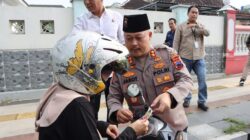 Promosikan Mudik Aman, Kapolres Wonogiri Sosialisasi Layanan 110 di Jalan